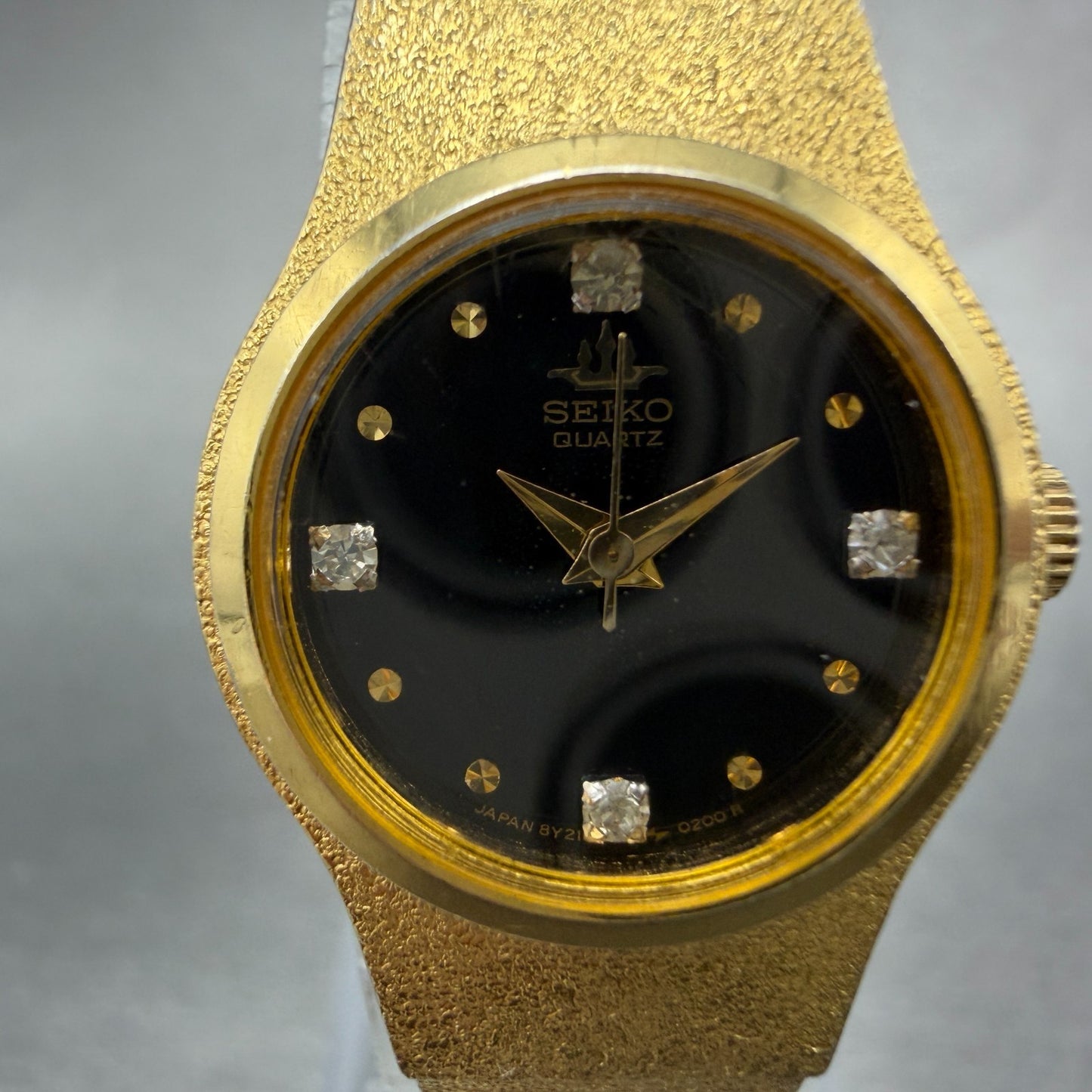 Seiko Watch Women 20mm Black Dial Gold Tone Round 8Y21-0020 New Battery Vintage1