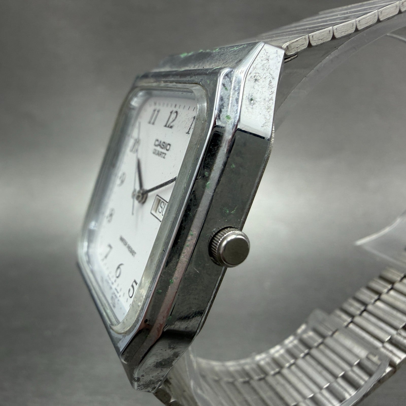 Casio MQ-518 Watch Men 30mm Silver Dial Silver Tone Rectangle Daydate New Batt R2