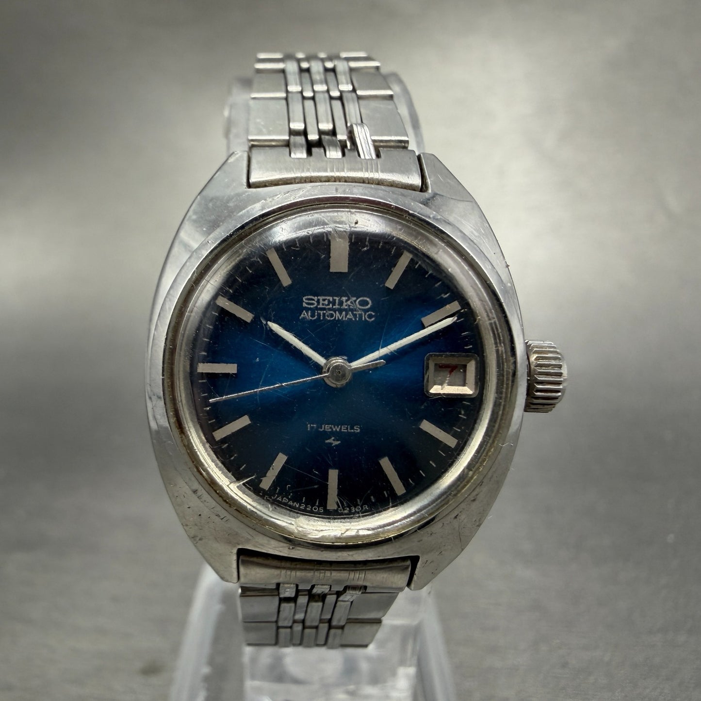 Seiko Automatic Watch Women 24mm Blue Dial Silver Tone Date 2205-0050 Runs VTG0