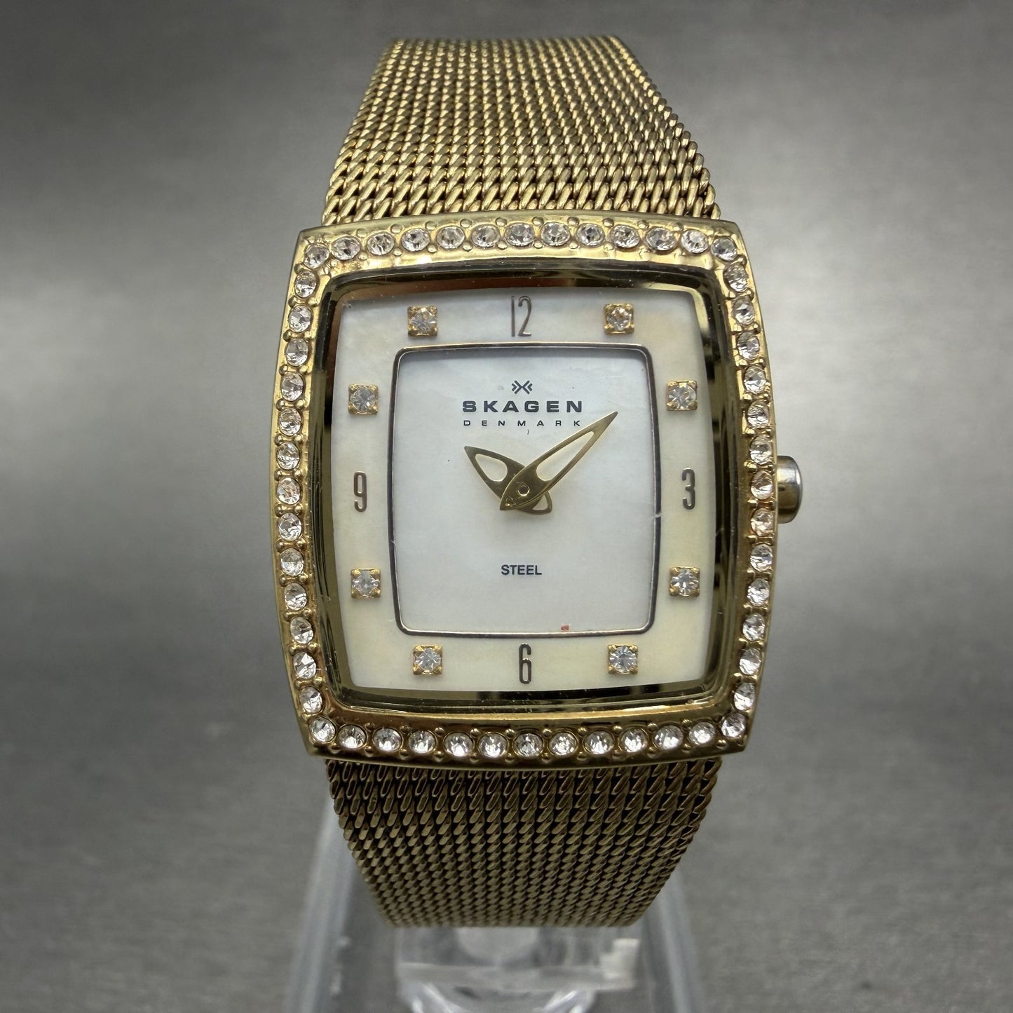 Skagen Tank Watch Women 21mm Mop Dial Gold Tone Rectangle 384XSGG New Battery0