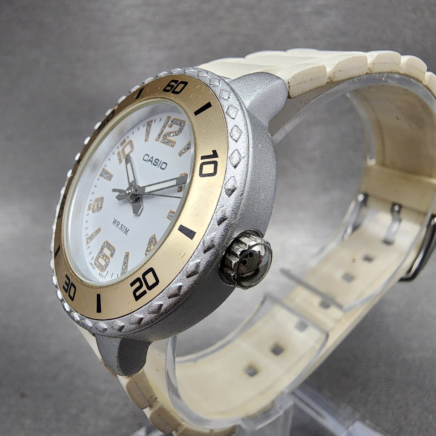 Casio Dive Watch Women 32mm White Dial Silver Tone Round LTP1331 New BatteryABC3