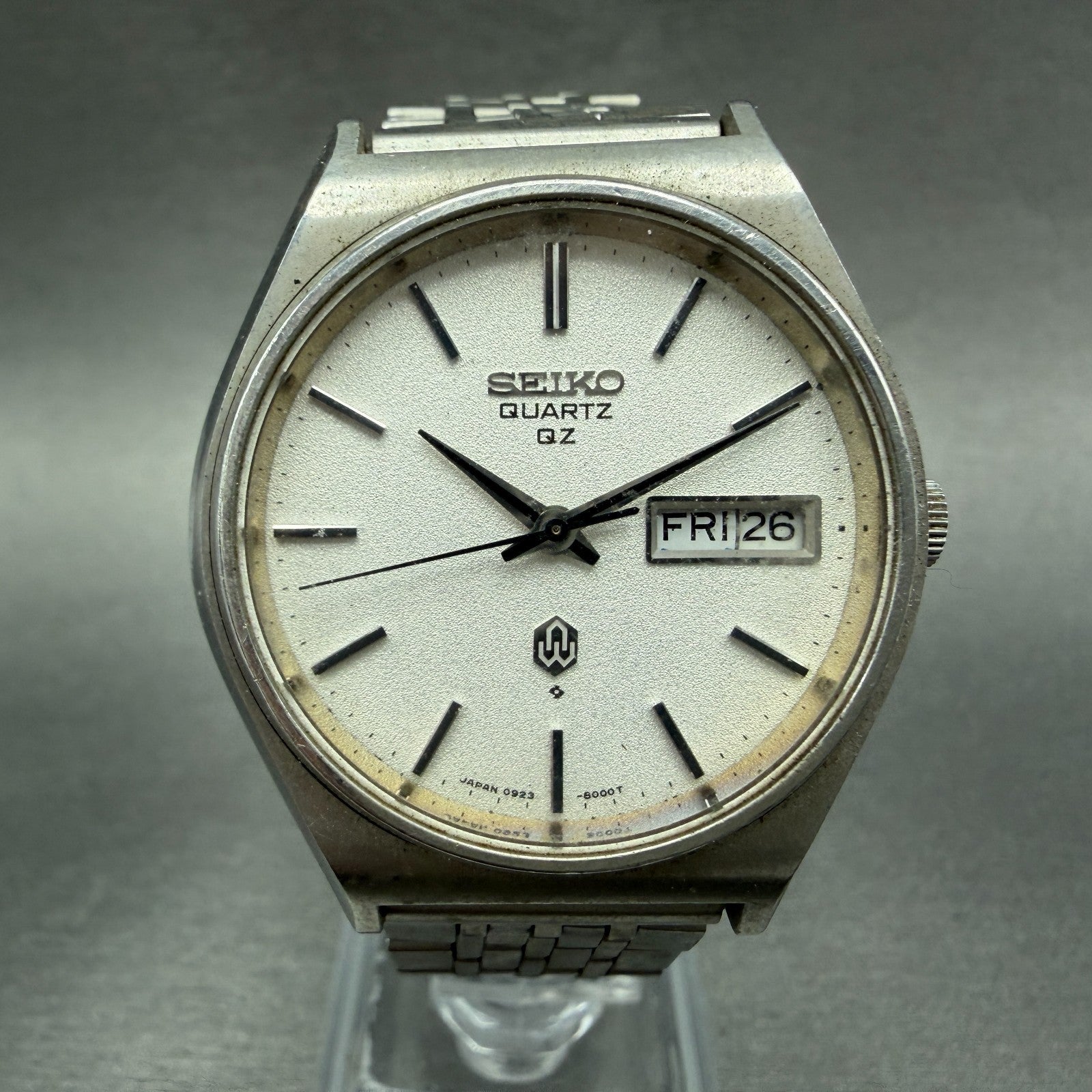 Seiko QZ Watch Men 37mm Silver Dial Silver Tone READ!!! Daydate 0923-8060 NewBat0