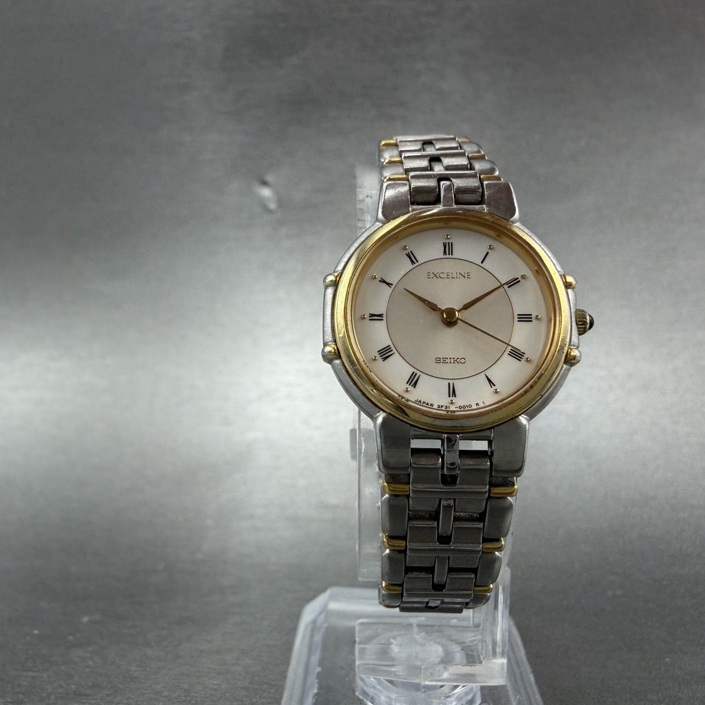 Seiko Dolce Watch Women 23mm White Dial Two Tone Round 3F31-0010 New Battery5
