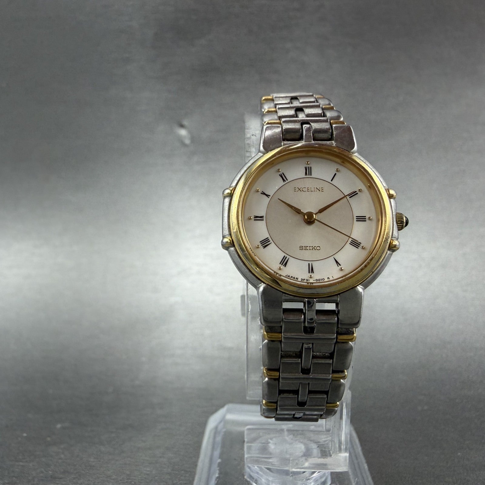 Seiko Dolce Watch Women 23mm White Dial Two Tone Round 3F31-0010 New Battery5
