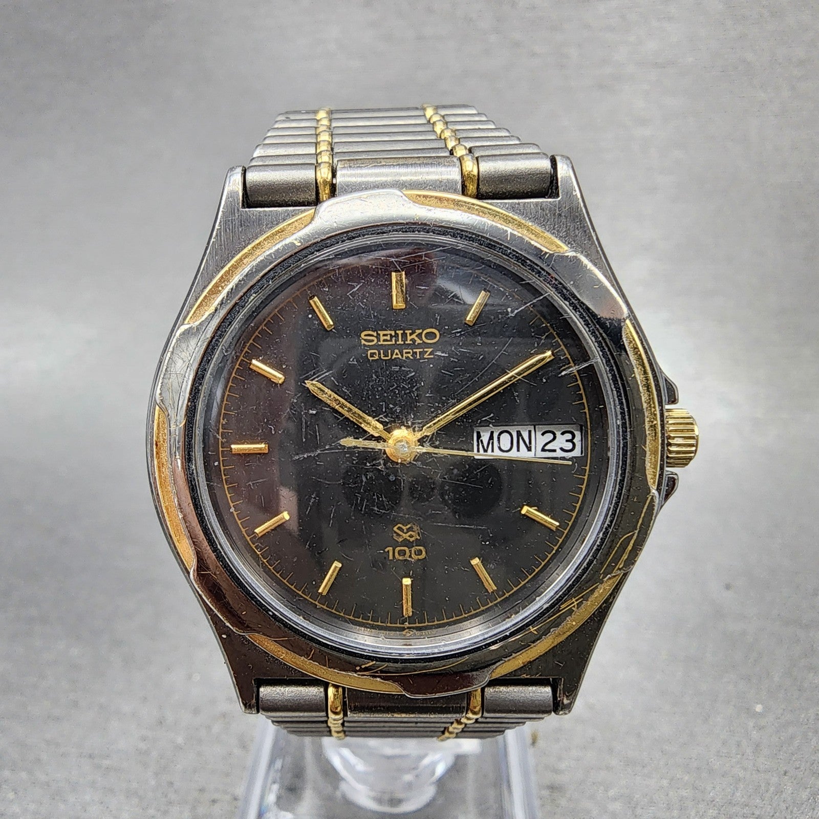 Seiko SQ 100 Watch Men 36mm Black Dial Two Tone Daydate Round 81236349 New Batt0