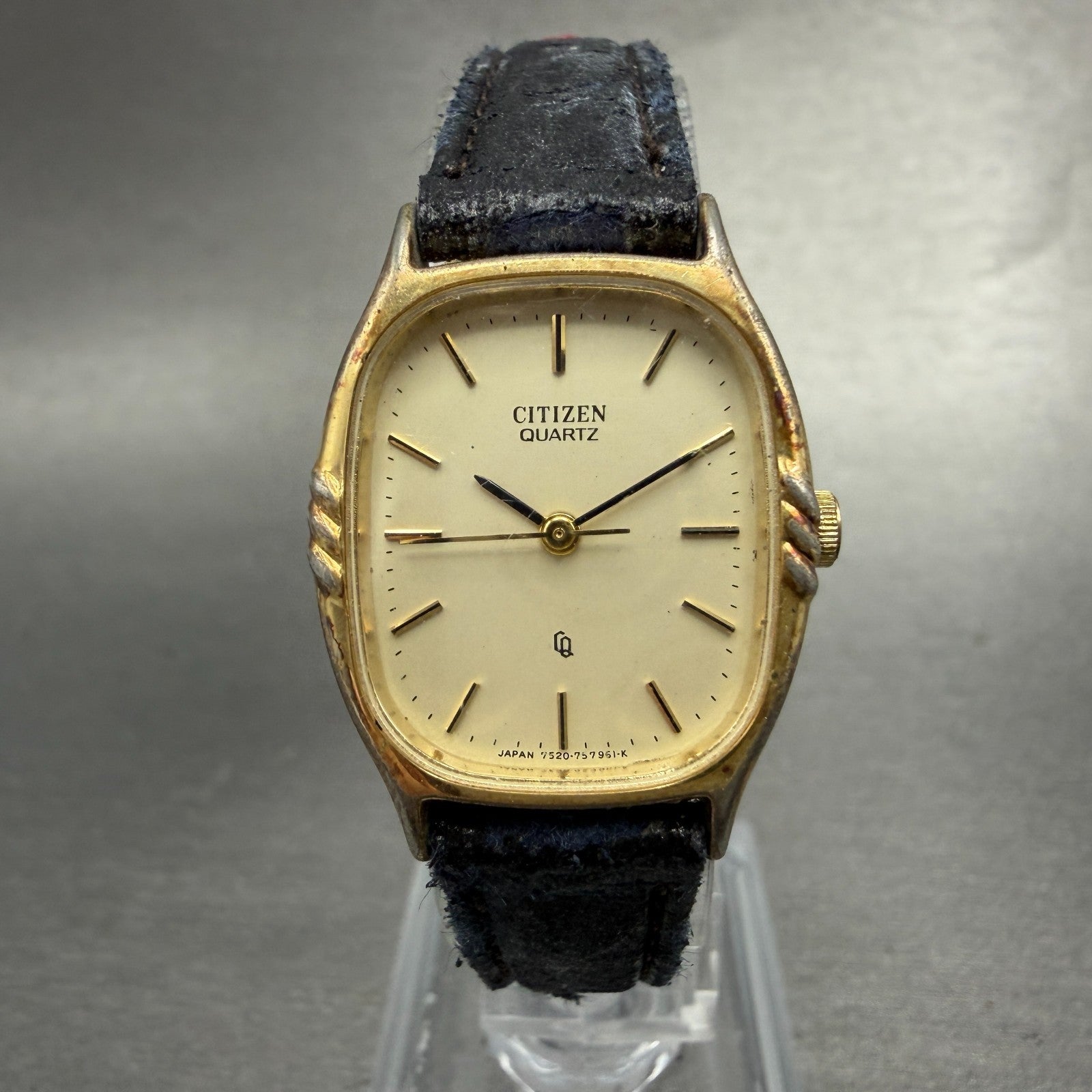 Citizen CQ Watch Women 22mm Champagne Dial Gold Tone Rectangle 7530-751655 Runs0