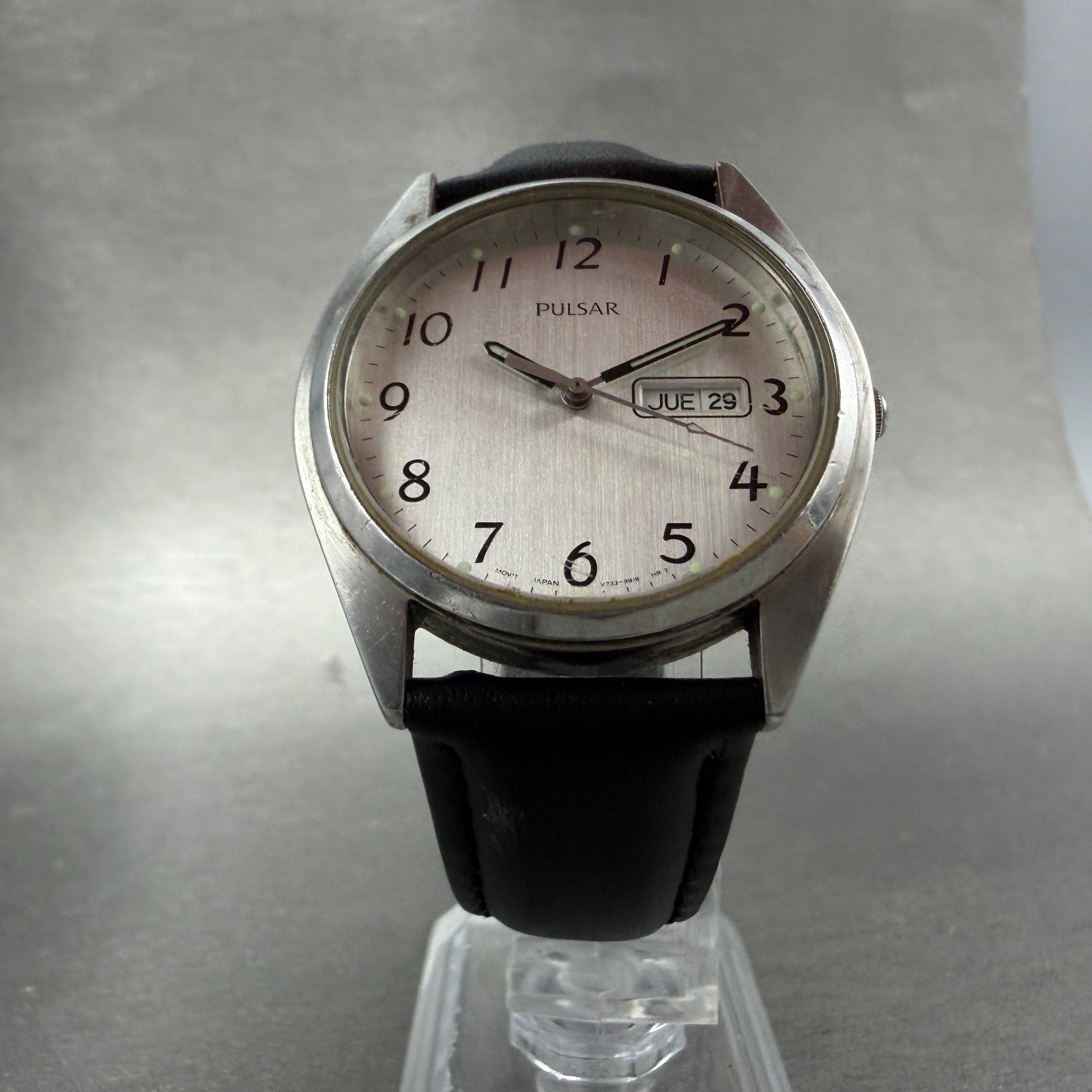 Seiko Pulsar Watch Men 37mm Silver Dial Silver Tone Daydate V733-9A40 NewBattery5