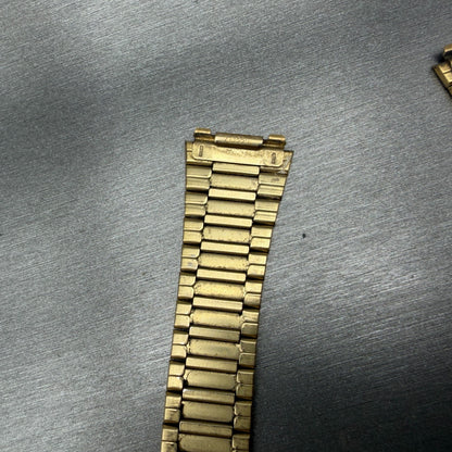 Seiko Bracelet 18mm Gold Tone Stainless Steel MISSING A PIECE Z1355L VTG12