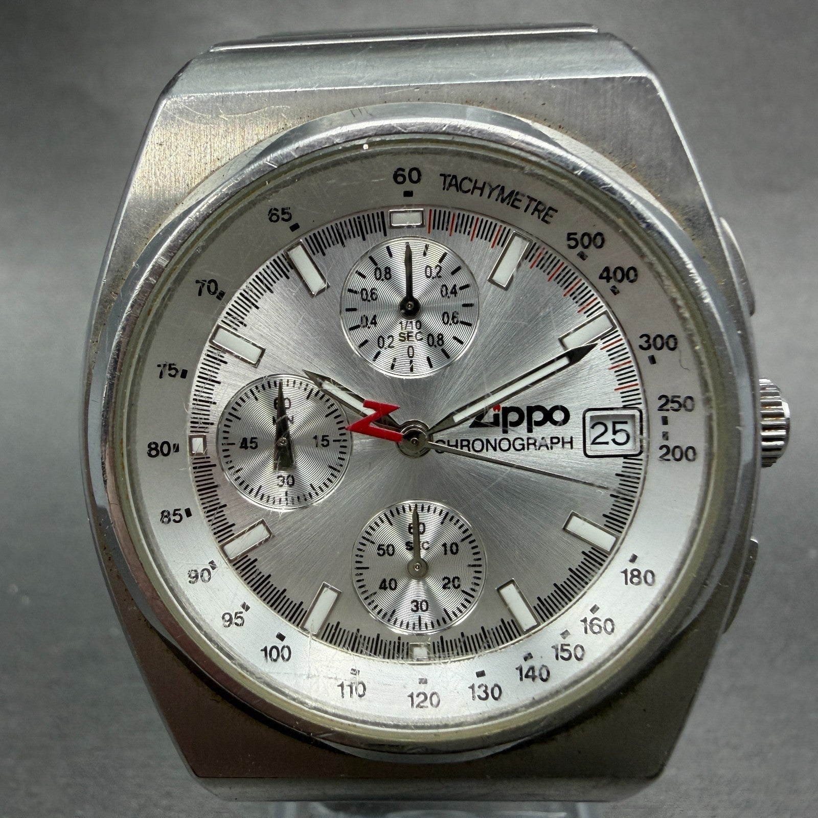 Zippo Chronograph Watch Men 39mm Silver Dial Silver Tone Date Round New Battery1