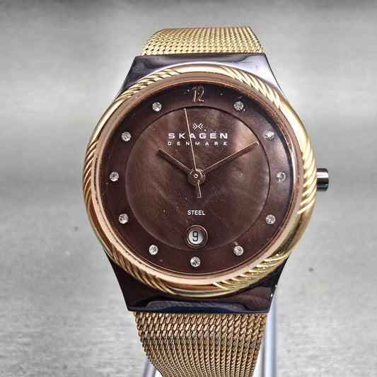 Skagen Denmark Watch Women 27mm Brown MOP Dial Gold Tone Date 880LRDR New Batt0