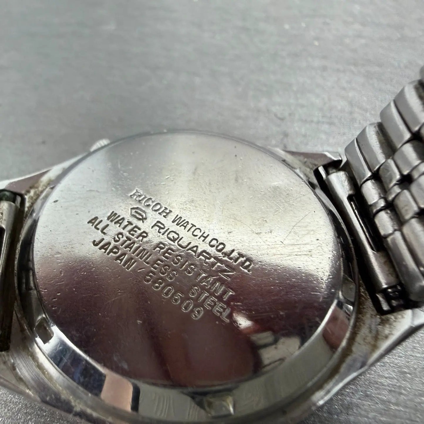 48560976