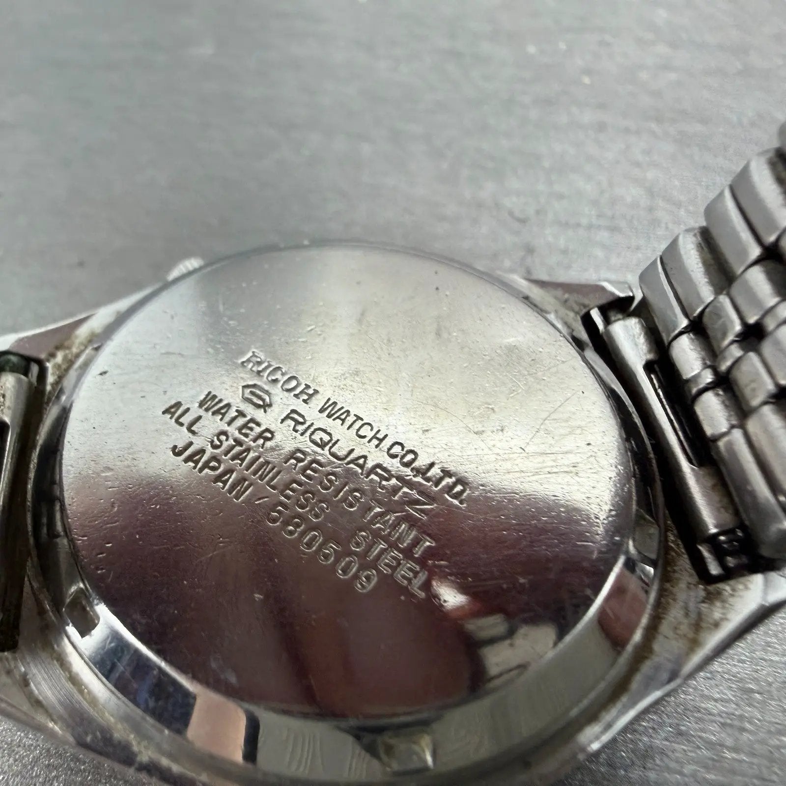 48560976