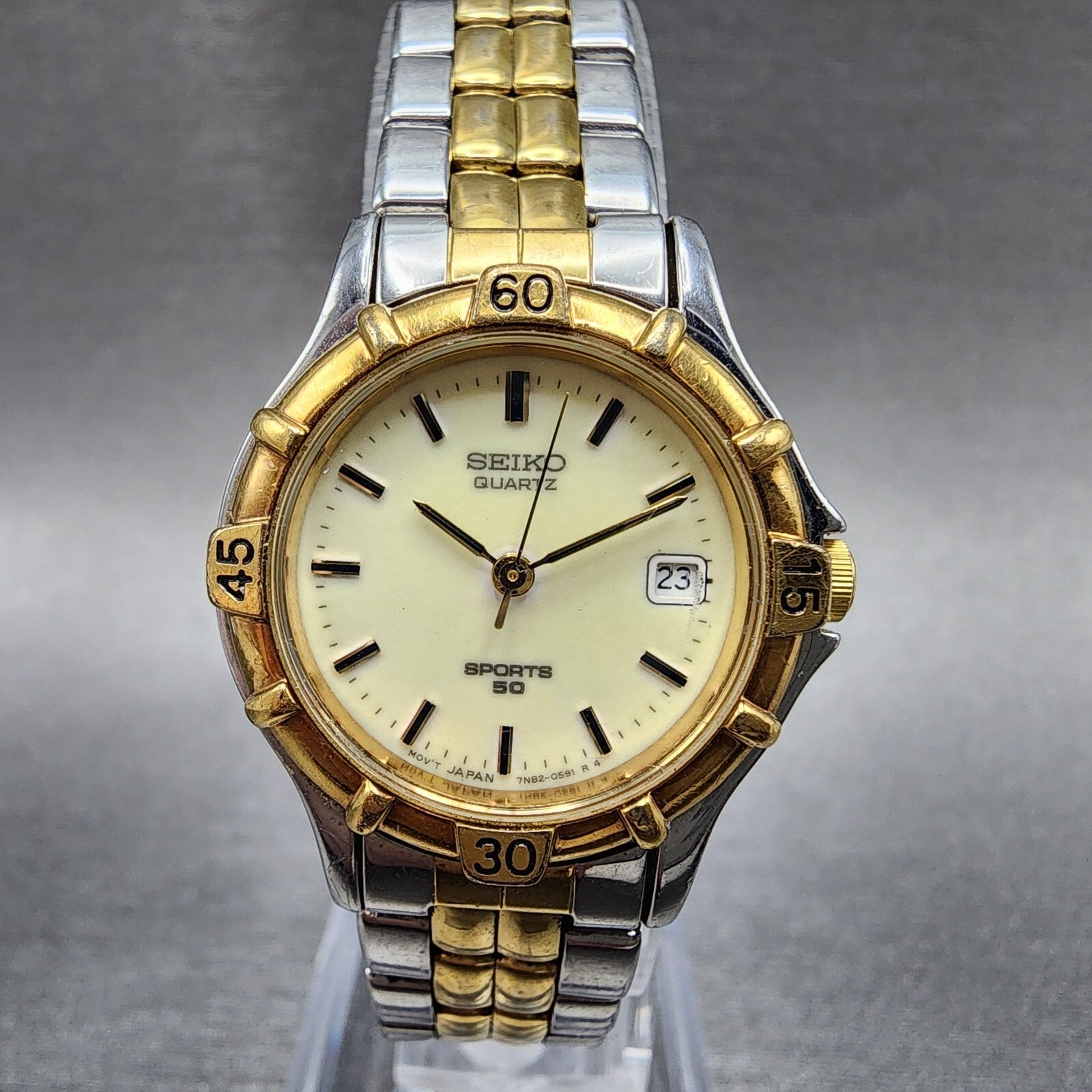 Seiko Sports 50 Watch Women 25mm Luminous Dial Two Tone Date Round New Battery0