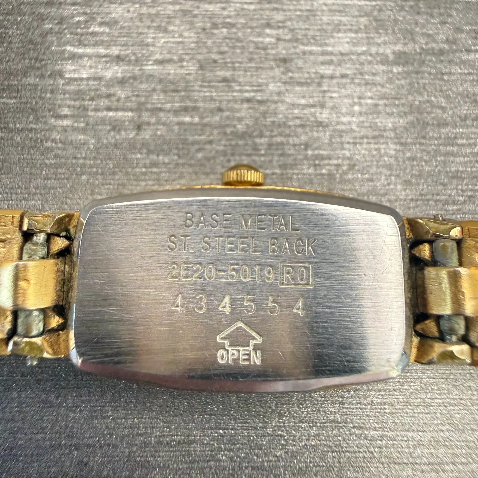 Seiko Watch Women 13mm Champagne Dial Gold Tone Rectangle 2E20-5019 New Battery10