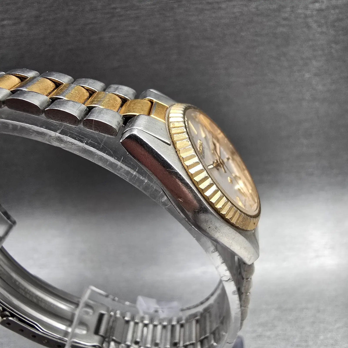 Seiko SQ Watch Women 23mm Silver Dial Two Tone Daydate Round 3Y03-0169 NewBat JP3