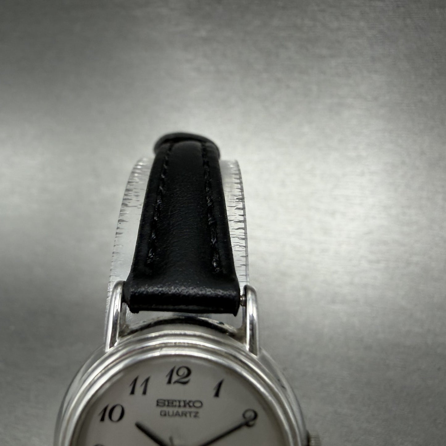 Seiko SQ Watch Women 23mm Silver Dial Silver Tone Date 8522-0030 New Battery4