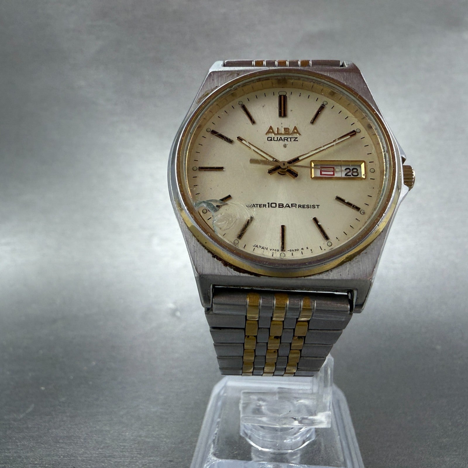 Seiko Alba Watch Men 35mm Champagne Dial Two Tone Daydate V743-8A10 New Battery25