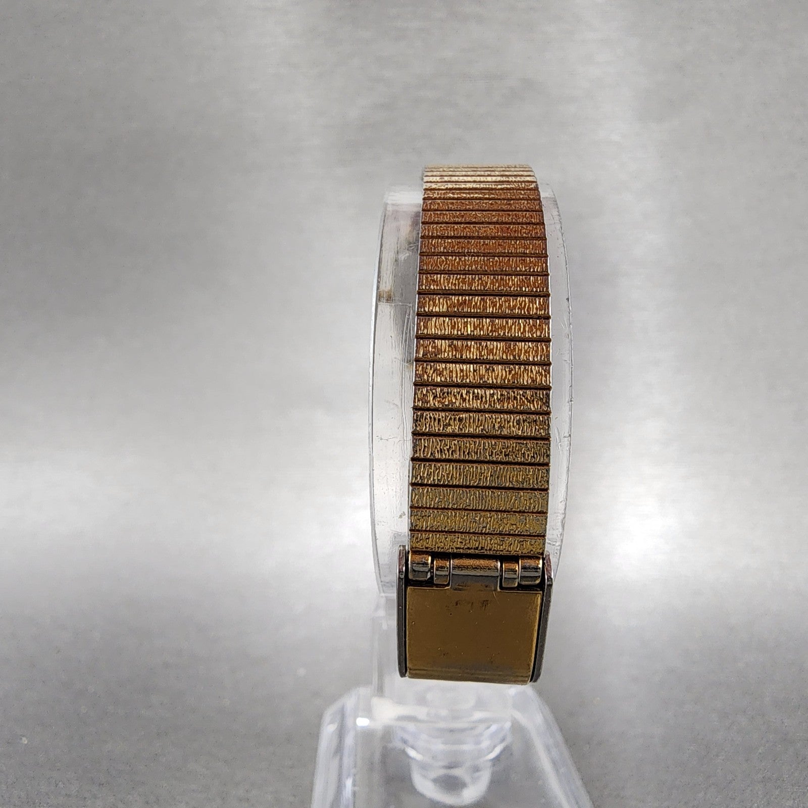 Seiko Watch Women 19mm Champagne Dial Gold Tone Rectangle 8y215000 New Battery7
