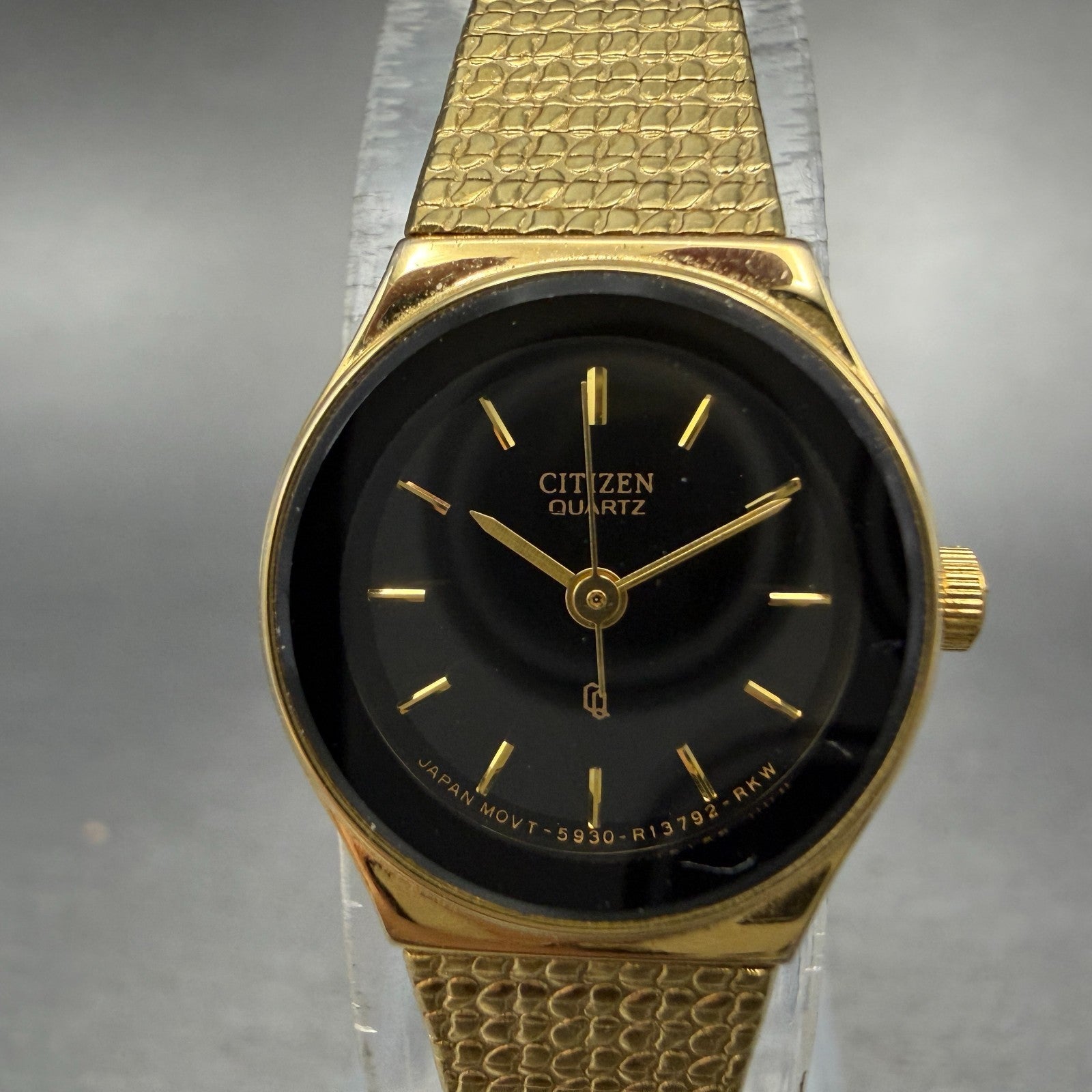 Citizen Watch Women 18mm Black Dial Gold Tone Round 5930-R02467 New Battery ABCD1