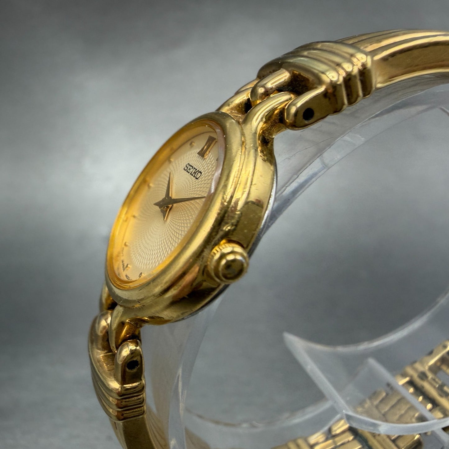 Seiko Watch Women 21mm Champagne Dial Gold Tone Round V400-1229 New Battery2
