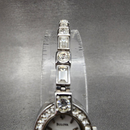 Bulova Crystal Watch Women 17mm Silver Dial Silver Tone Oval 96T49 New Batt4