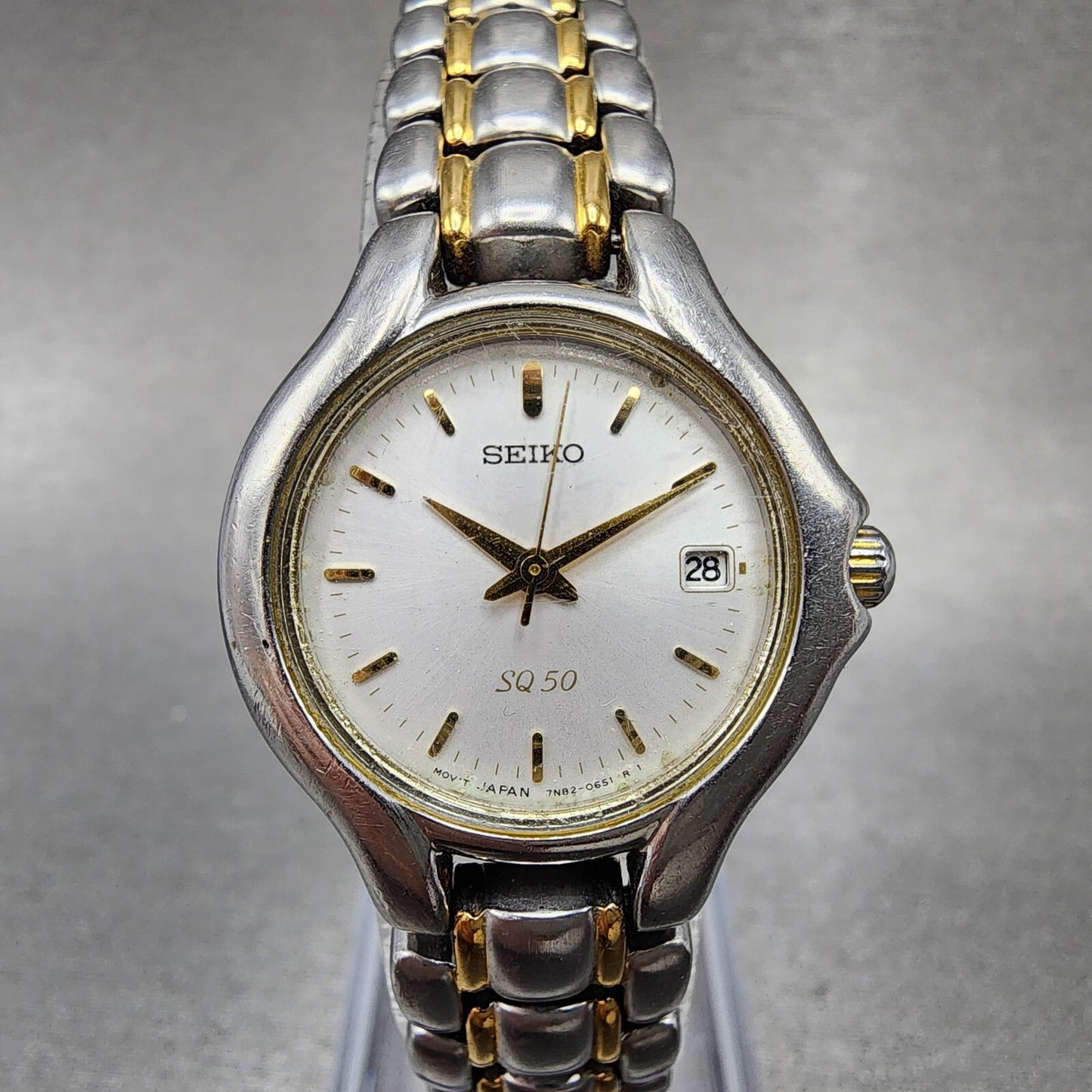 Seiko SQ 50 Watch Women 25mm White Dial Two Tone Date 7n820301 New Battery0