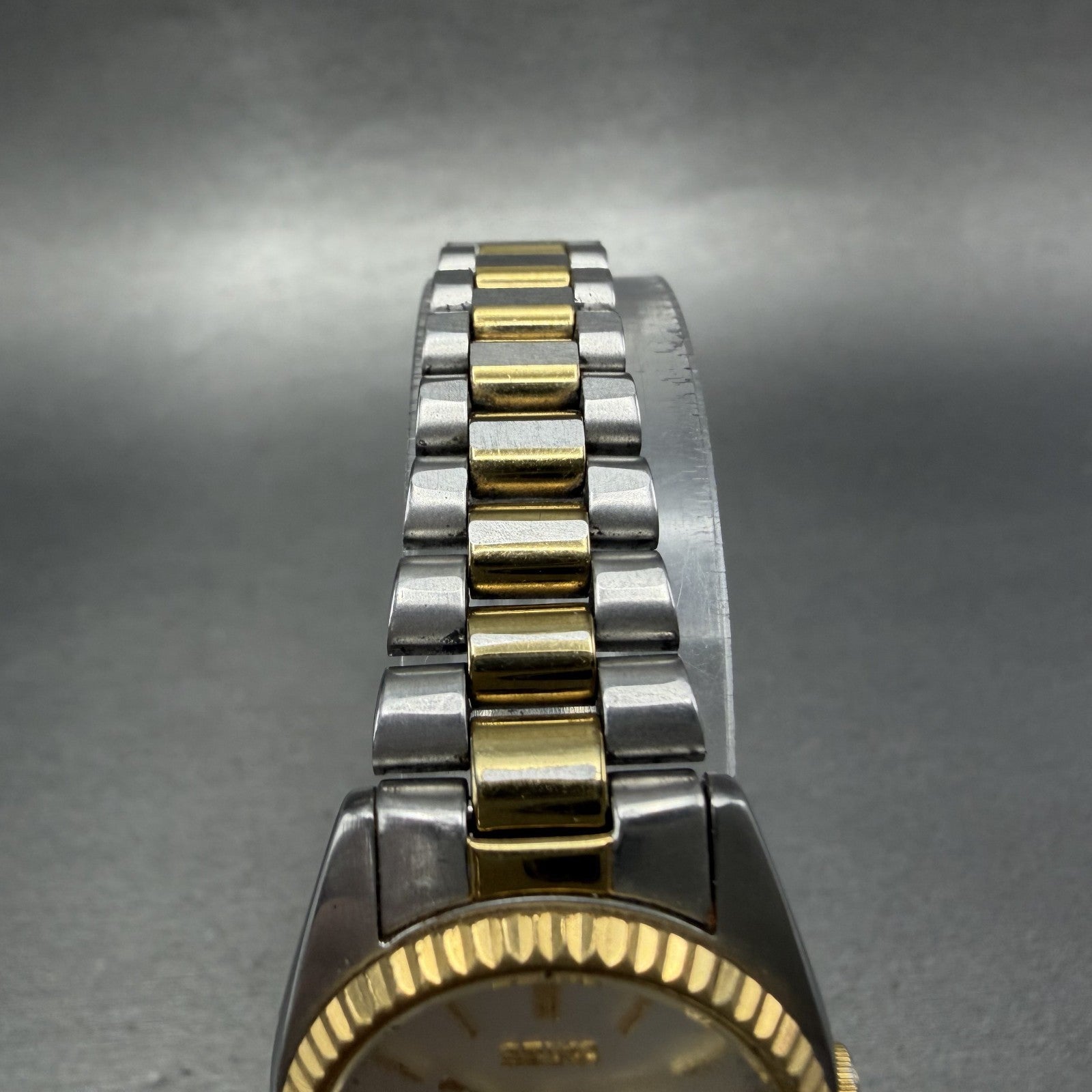 Seiko Watch Women 25mm White Dial Two Tone Daydate Round 7n830041 New Batt ZYX4