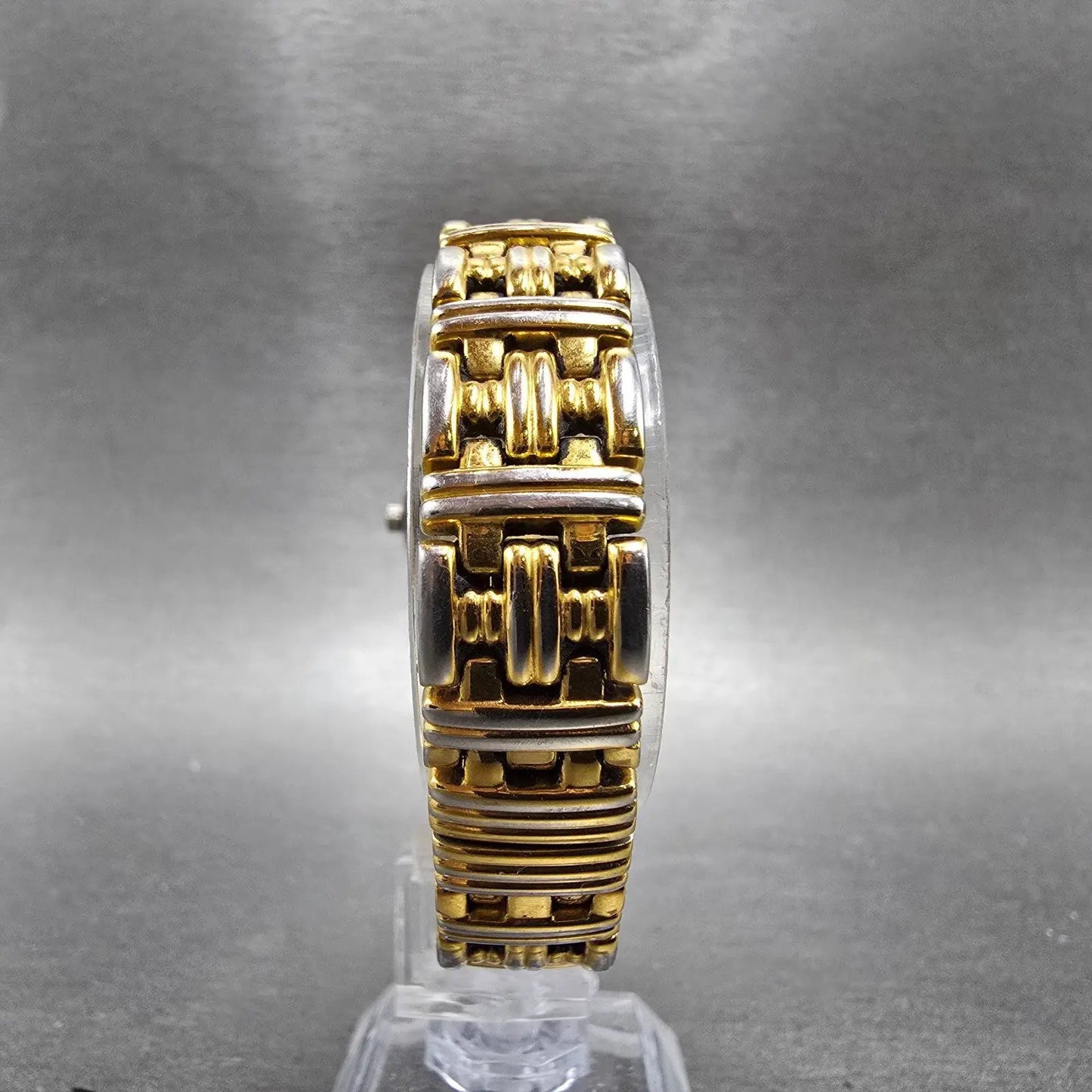 Wittnauer Laureate Watch Women 25mm Black Dial Gold Tone Date Round New Battery7