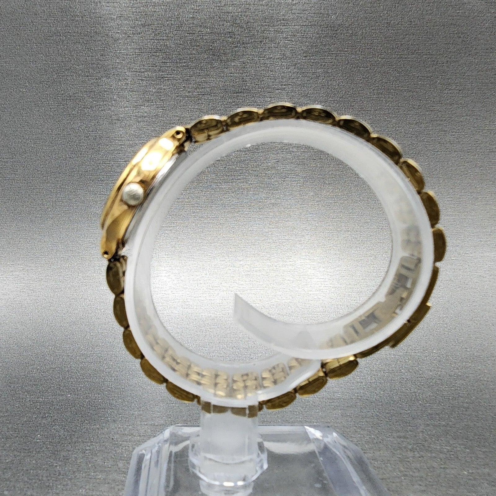 Seiko Watch Women 23mm White Dial Gold Tone Date Round 7N820228 New Battery B126