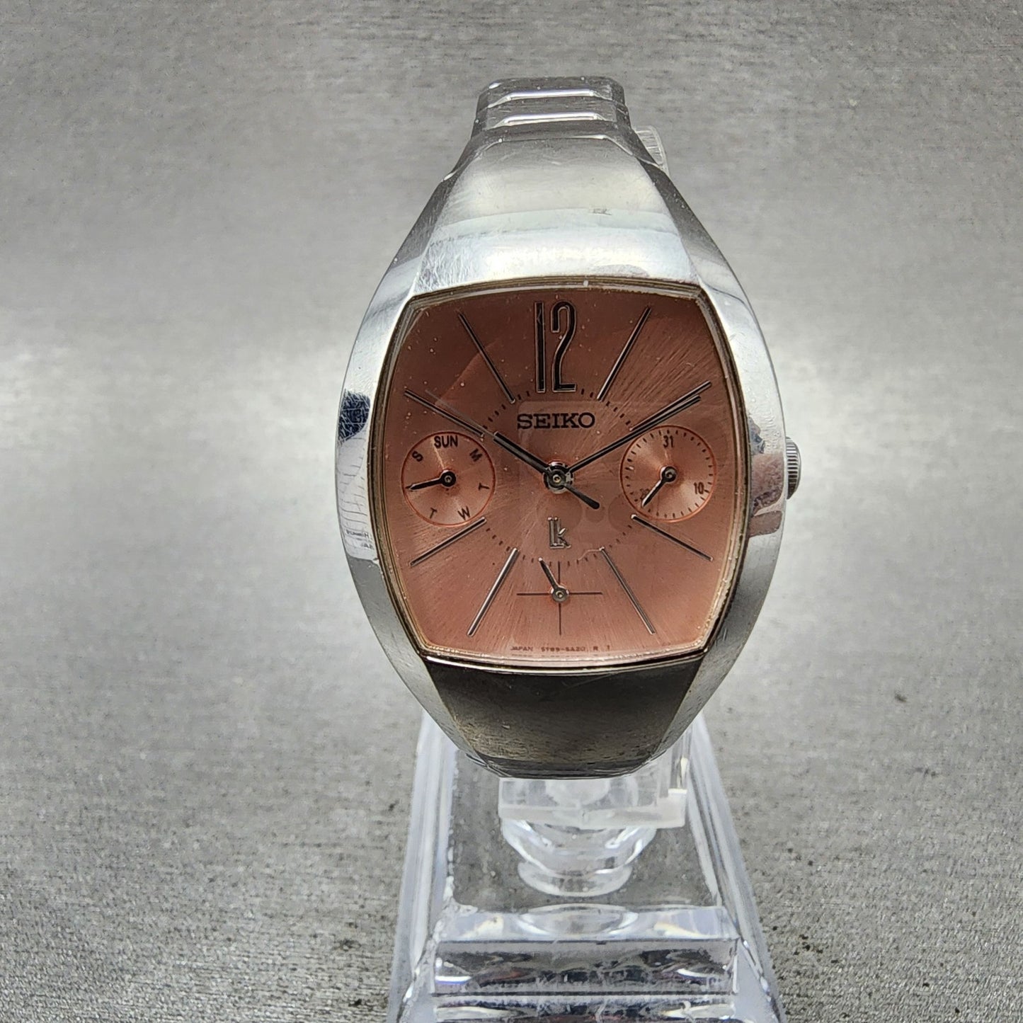 Seiko Lukia Watch Women 28mm Pink Dial Stainless Steel Daydate 5Y895A20 New Bat0