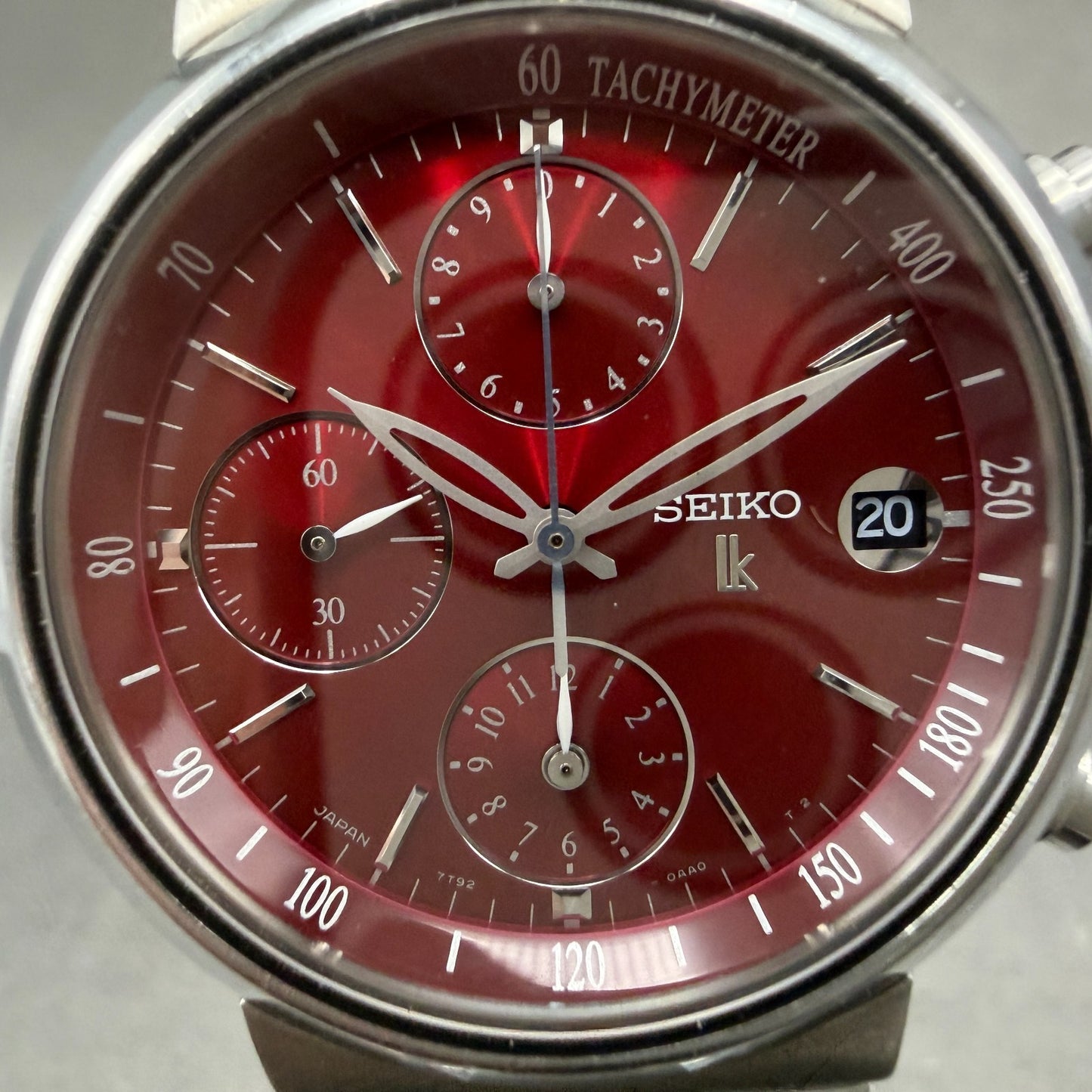 Seiko Lukia Chronograph Watch Women 35mm Red Dial Silver Dial Date New Battery1