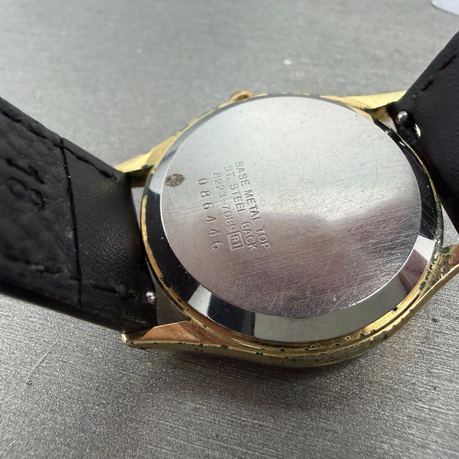 Seiko SQ Watch Men 32mm Champagne Dial Gold Tone Daydate 8223-7089 New Battery9