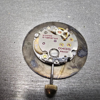 Seiko 2220 Movement Manual Wind 23 Jewels 2 Hand Vintage Japan5
