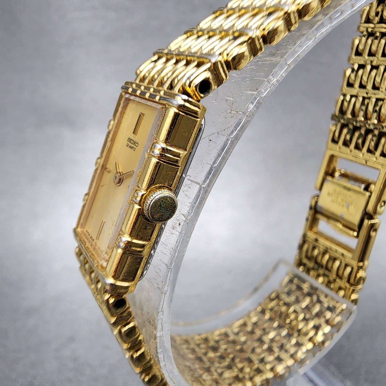 Seiko Tank Watch Women 12mm Champagne Dial Gold Tone 2e206109 New Battery2