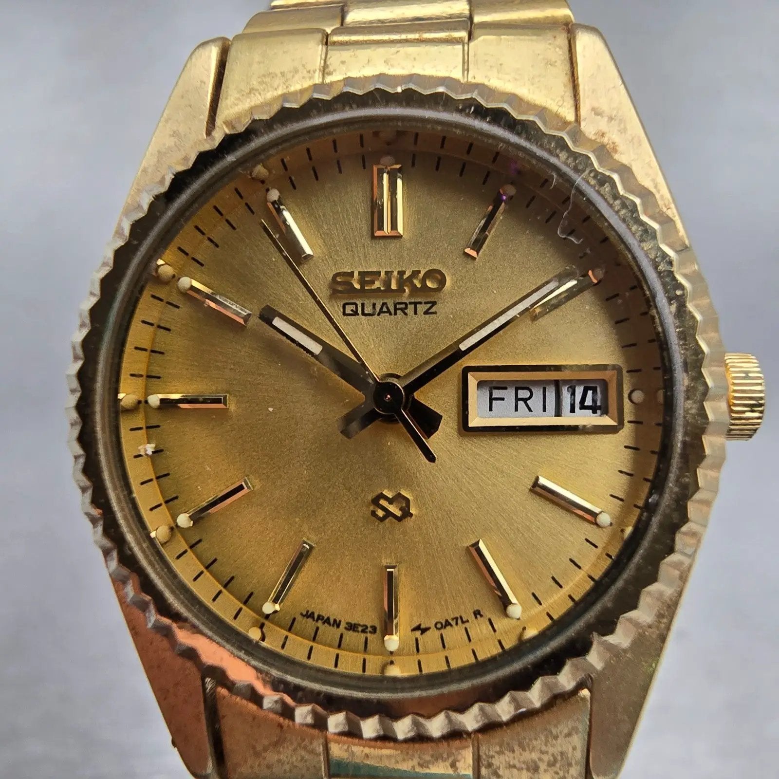 Seiko SQ Watch Women 24mm Gold Dial Gold Tone Daydate Round 3E23-0A69 New Batt1
