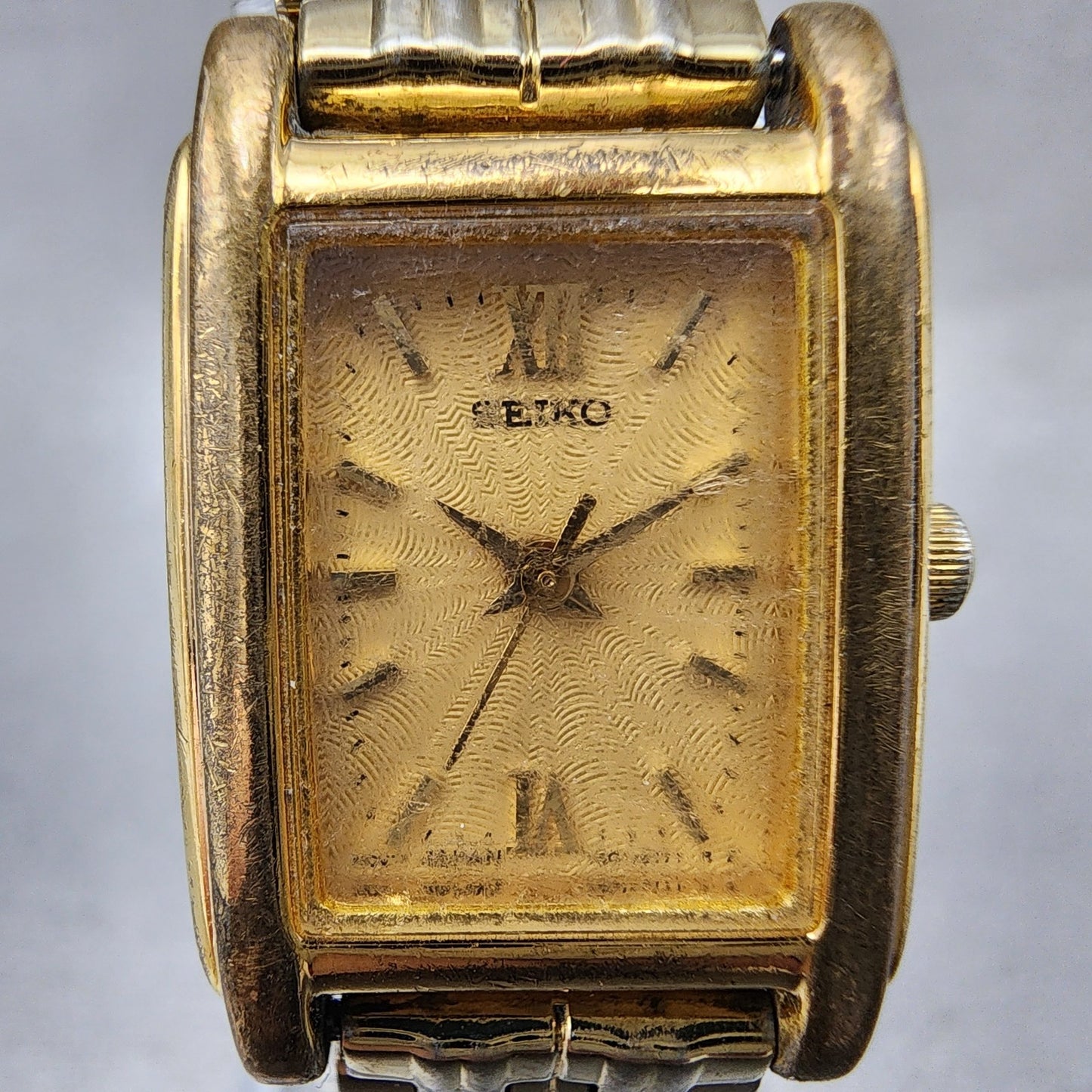 Seiko Tank Watch Women 18mm Champagne Dial Gold Tone V4015650 New Battery1