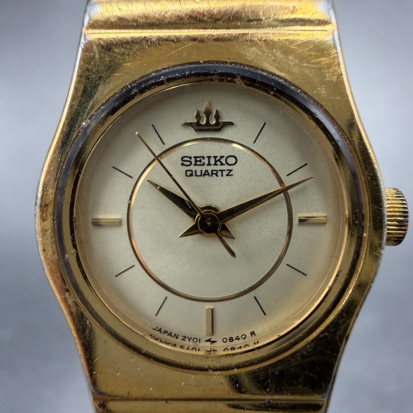 Seiko Watch Women 18mm Champagne Dial Gold Tone Round 2Y01-0140 New Battery1