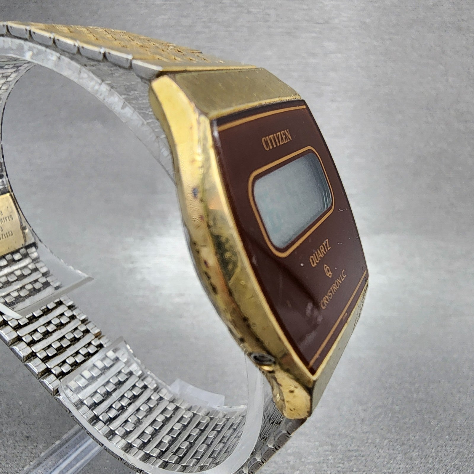 Citizen CQ Digital Watch Men 33mm LCD Gold Tone New Battery 4097238 VTG3