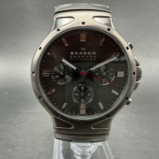 Skagen Chronograph Watch Men 39mm Gray Dial Titanium Round 489LTXM New Battery0