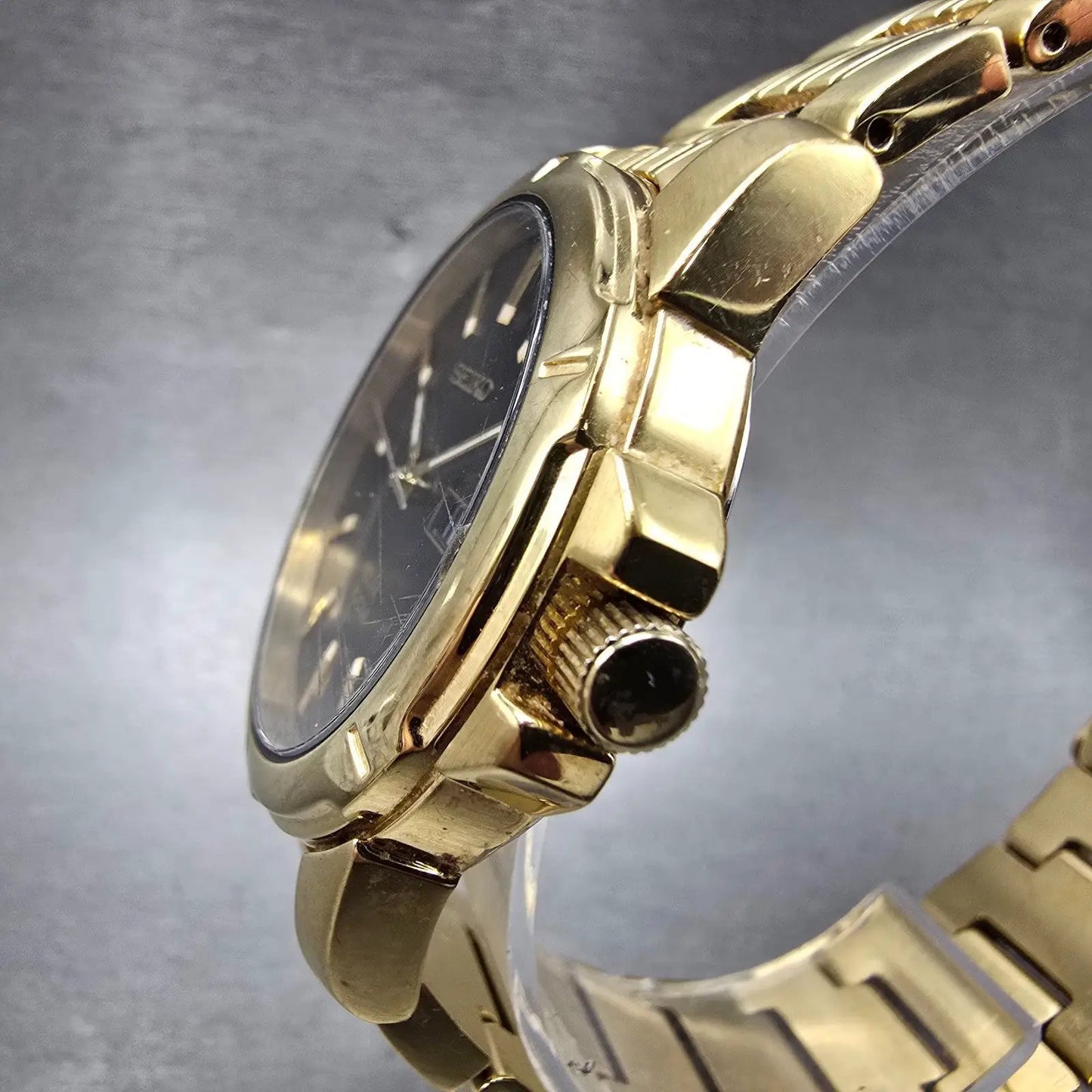 Seiko Solar Watch Men 39mm Black Dial Gold Tone Daydate Round V158-0AD0 Runs NUI2