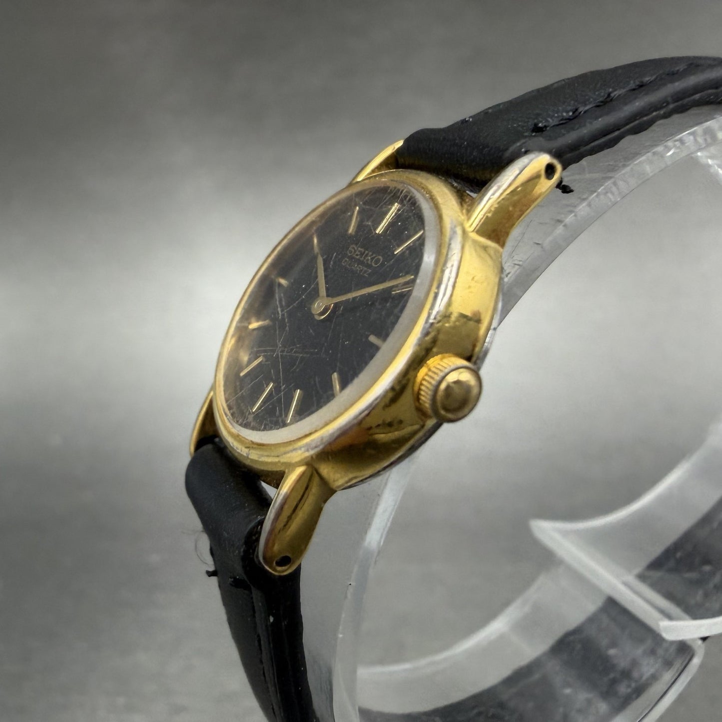 Seiko Watch Women 20mm Black Dial Gold Tone Round 2y00-0A19 New Battery VTG 56H2