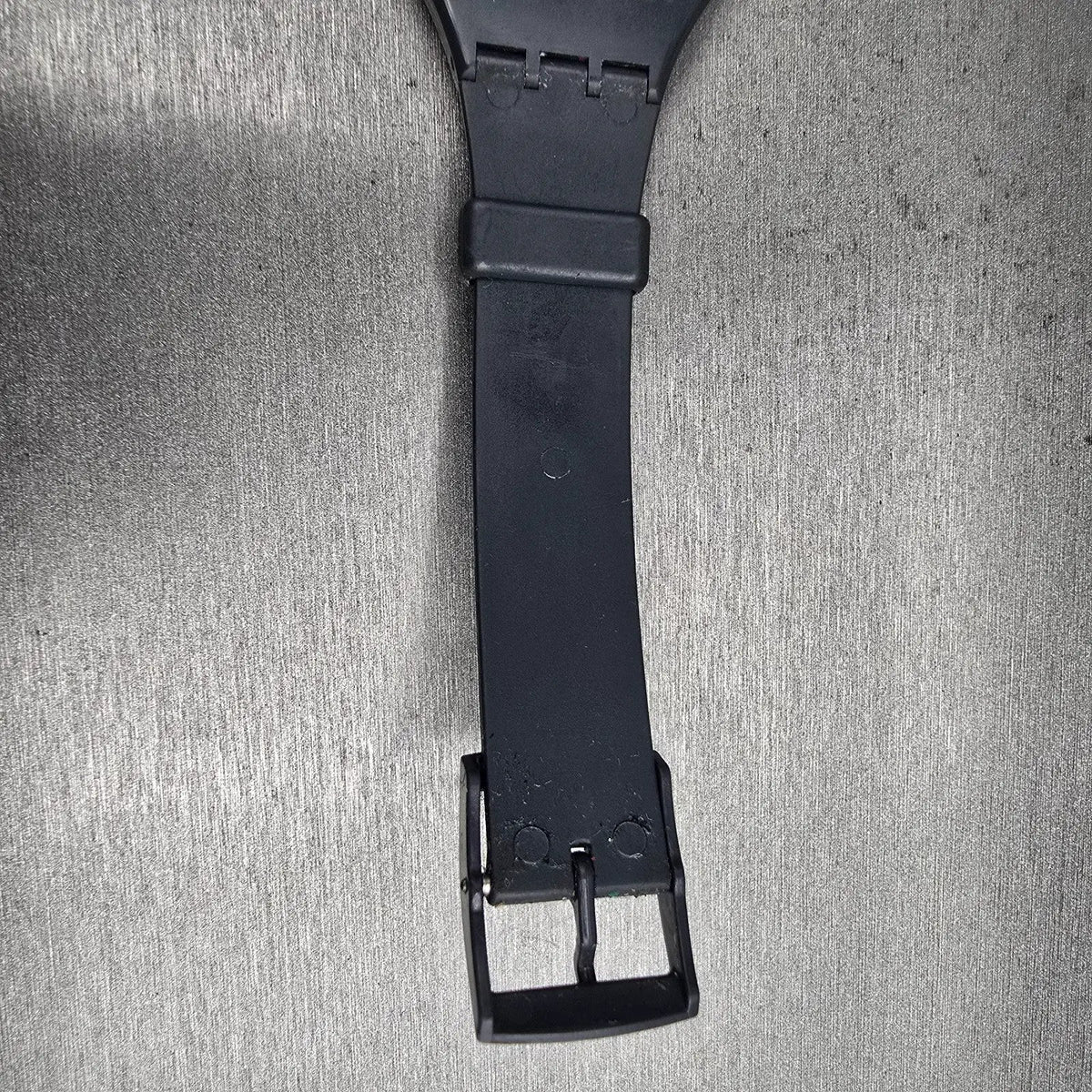 Swatch INC Watch Men 34mm White Dial Black Tone Round GA103 New Battery12