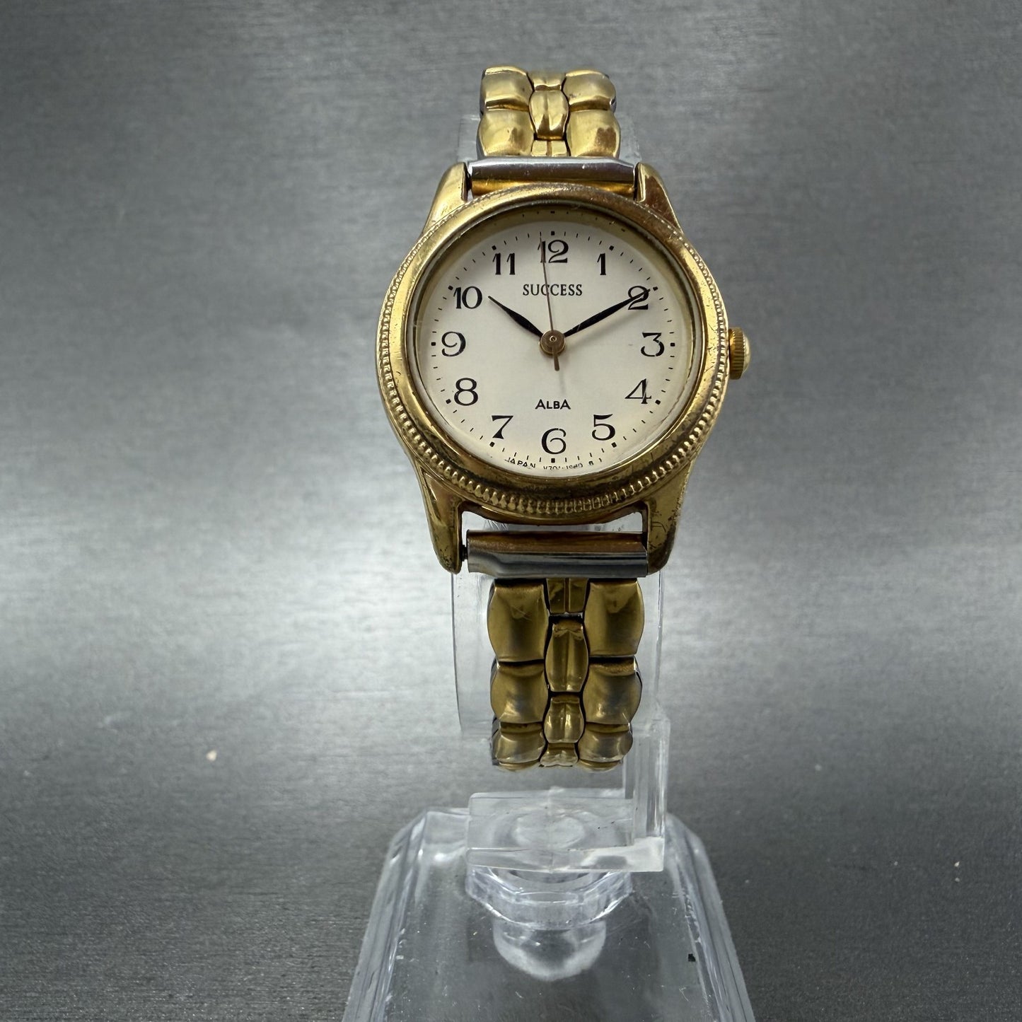 Seiko Alba Success Watch Women 25mm  White Dial Gold Tone V7011720 New Battery5