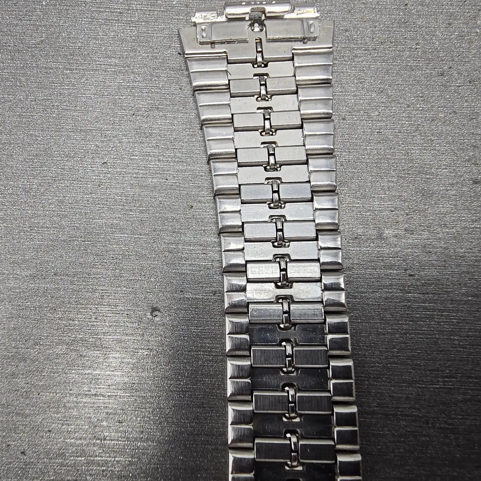 Seiko Bracelet 18mm Stainless Steel Gold Tone Vintage Japan Z1332L Broken Clasp10