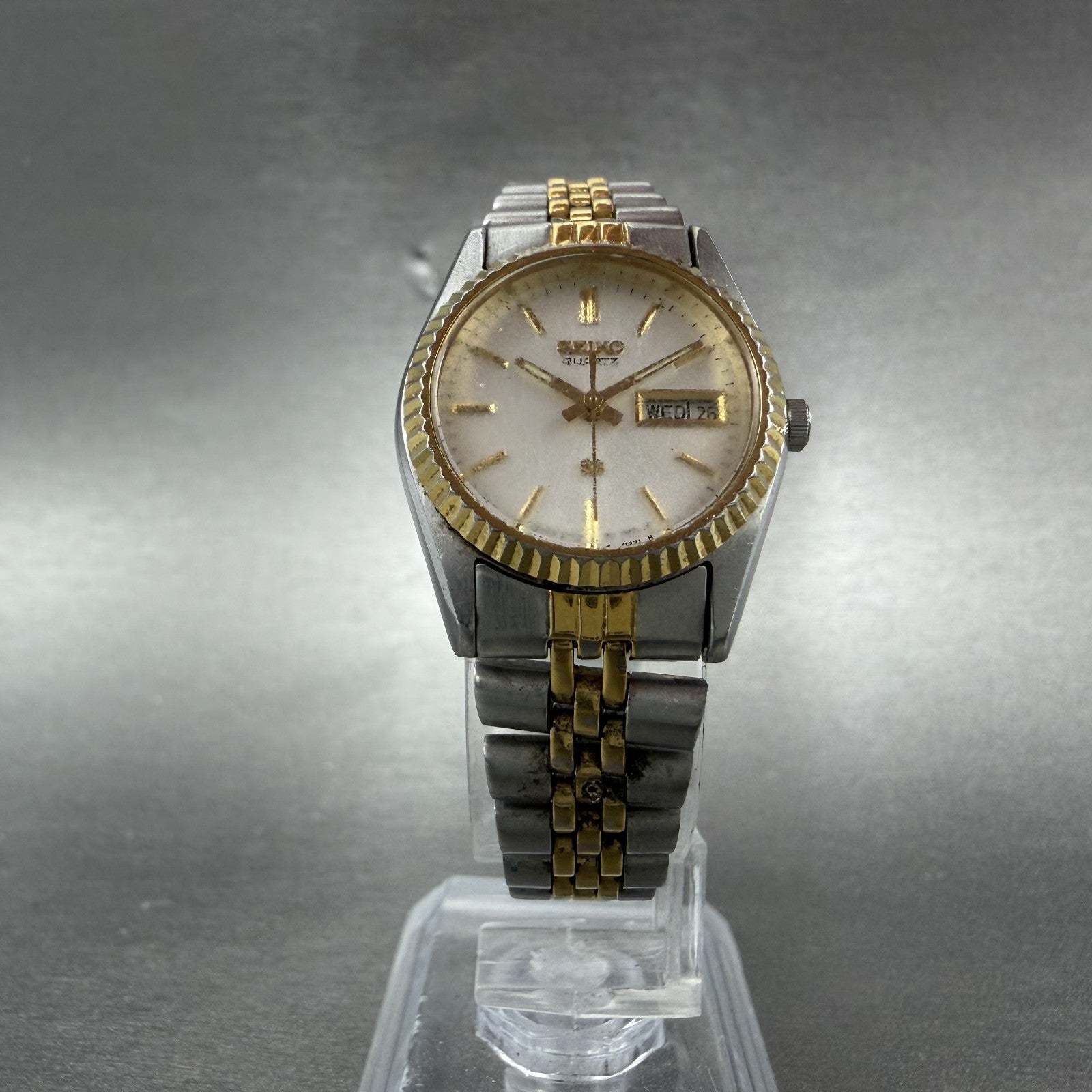 Seiko SQ Watch Women 24mm White Dial Two Tone Daydate 3y03-0169 New Battery IF205