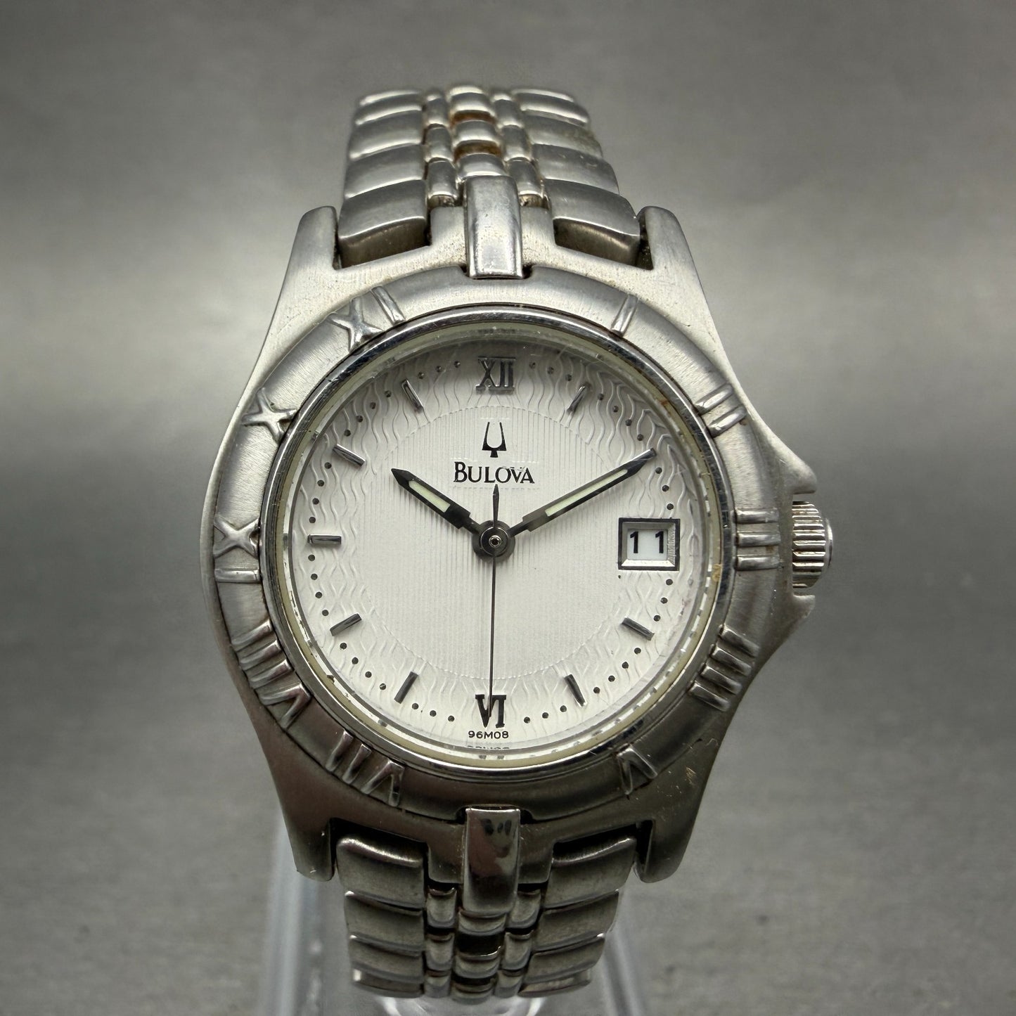Bulova Watch Women 26mm White Dial Silver Tone Date Round 96M08 New Battery0