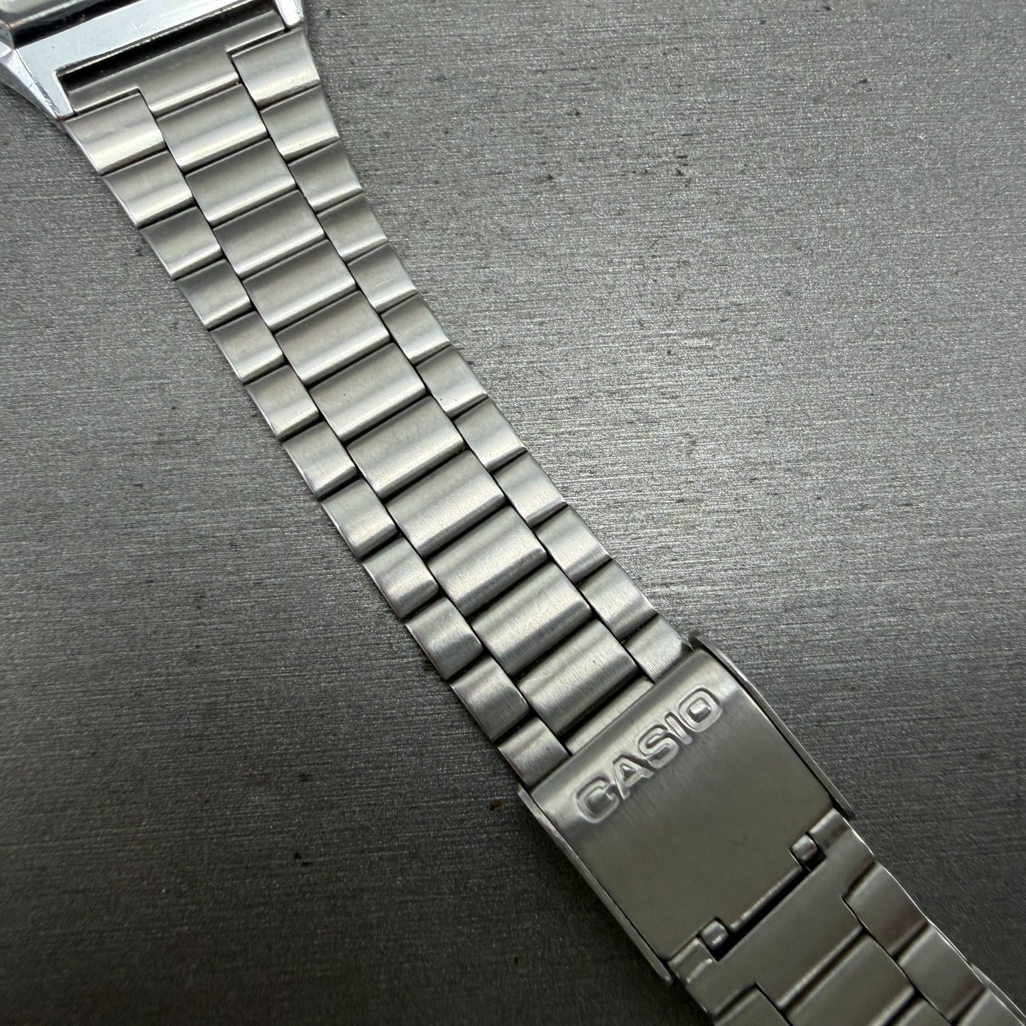 Casio AQ-230 Watch Men 30mm White Dial Silver Tone Alarm Chrono READ!!!!!!!!!!!!8