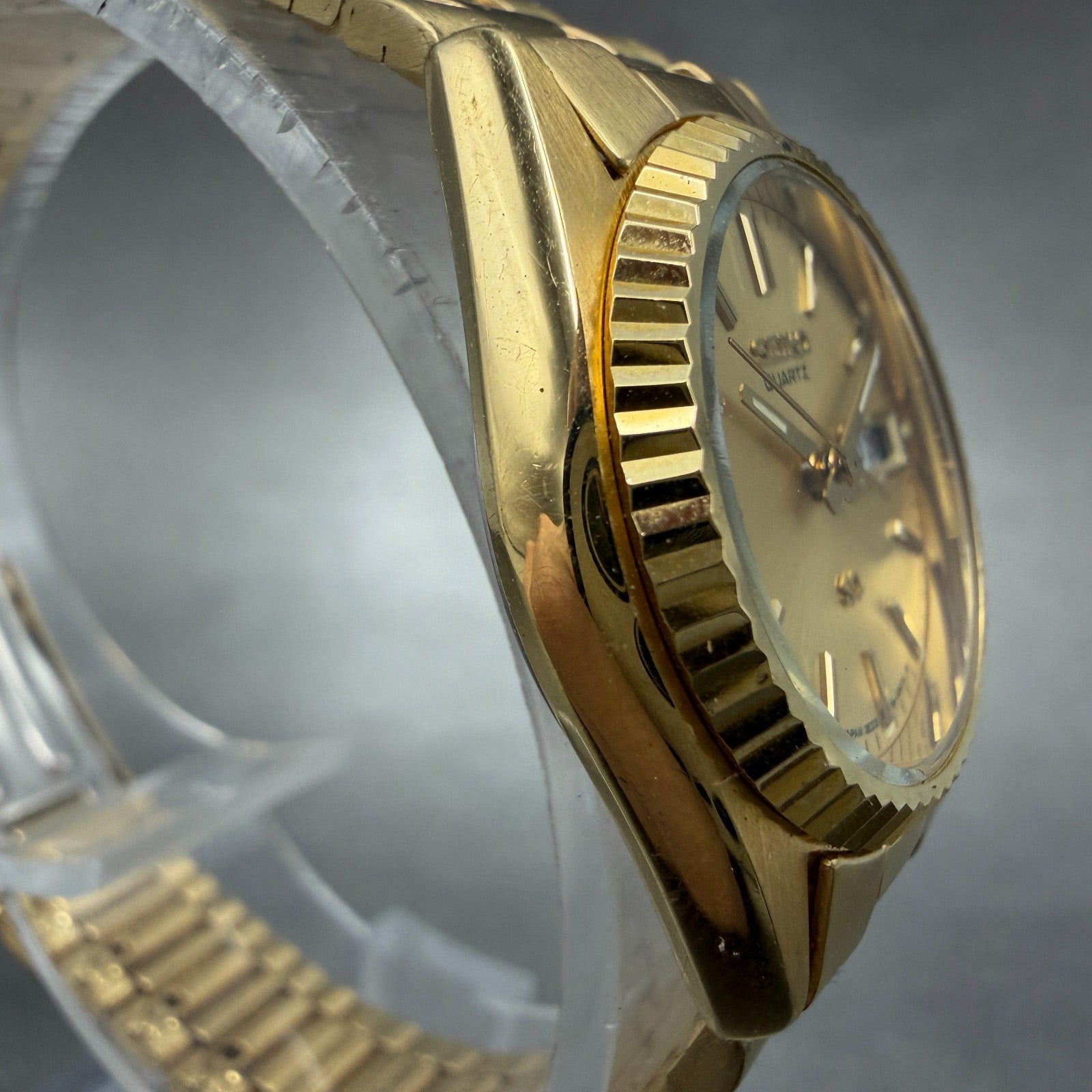 Seiko SQ Watch Women 24mm Champagne Dial Gold Tone Daydate 3e23-0a69 New Battery3