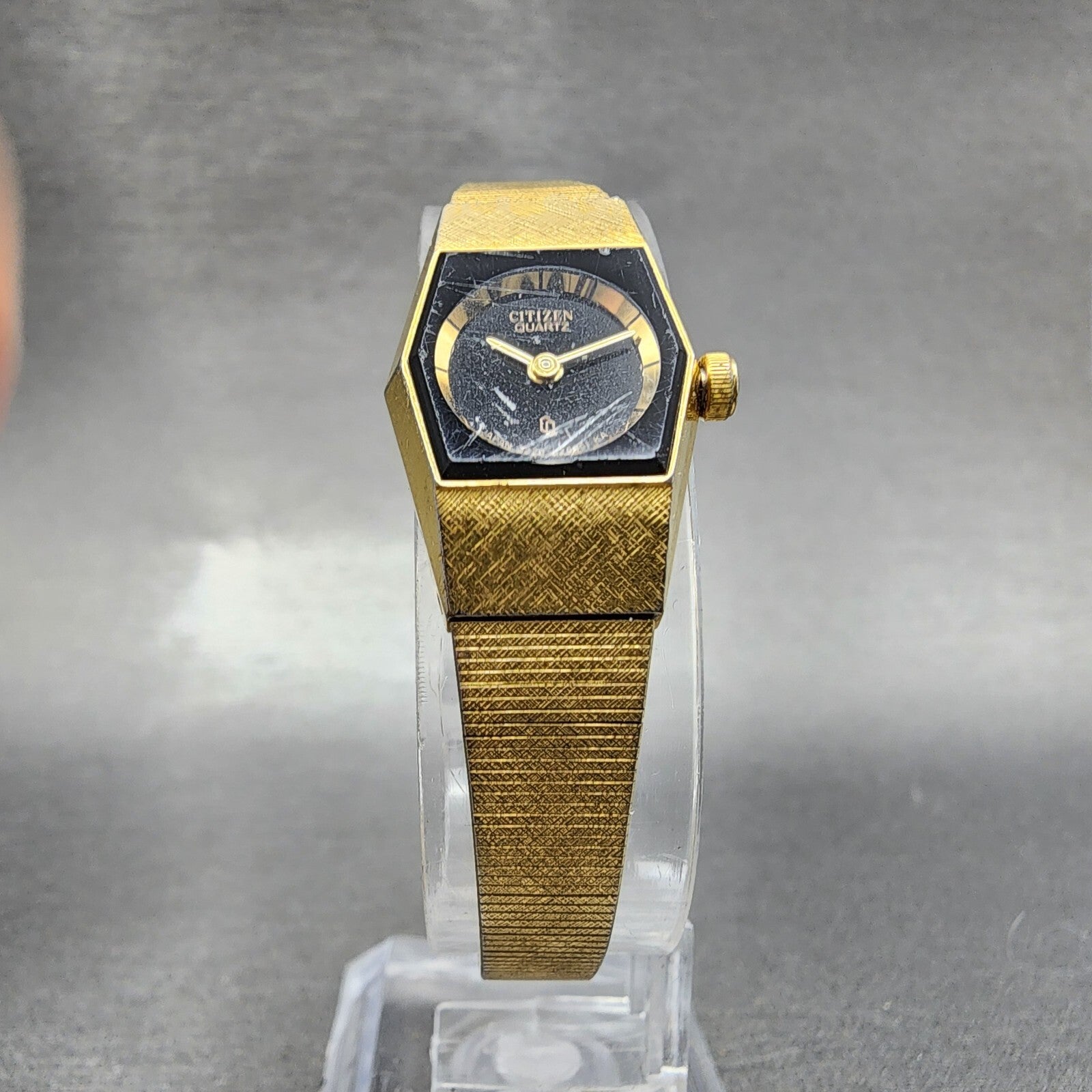 Citizen CQ Watch Women 17mm Black Dial Gold Tone Hexagon 3220322231 New Batt5
