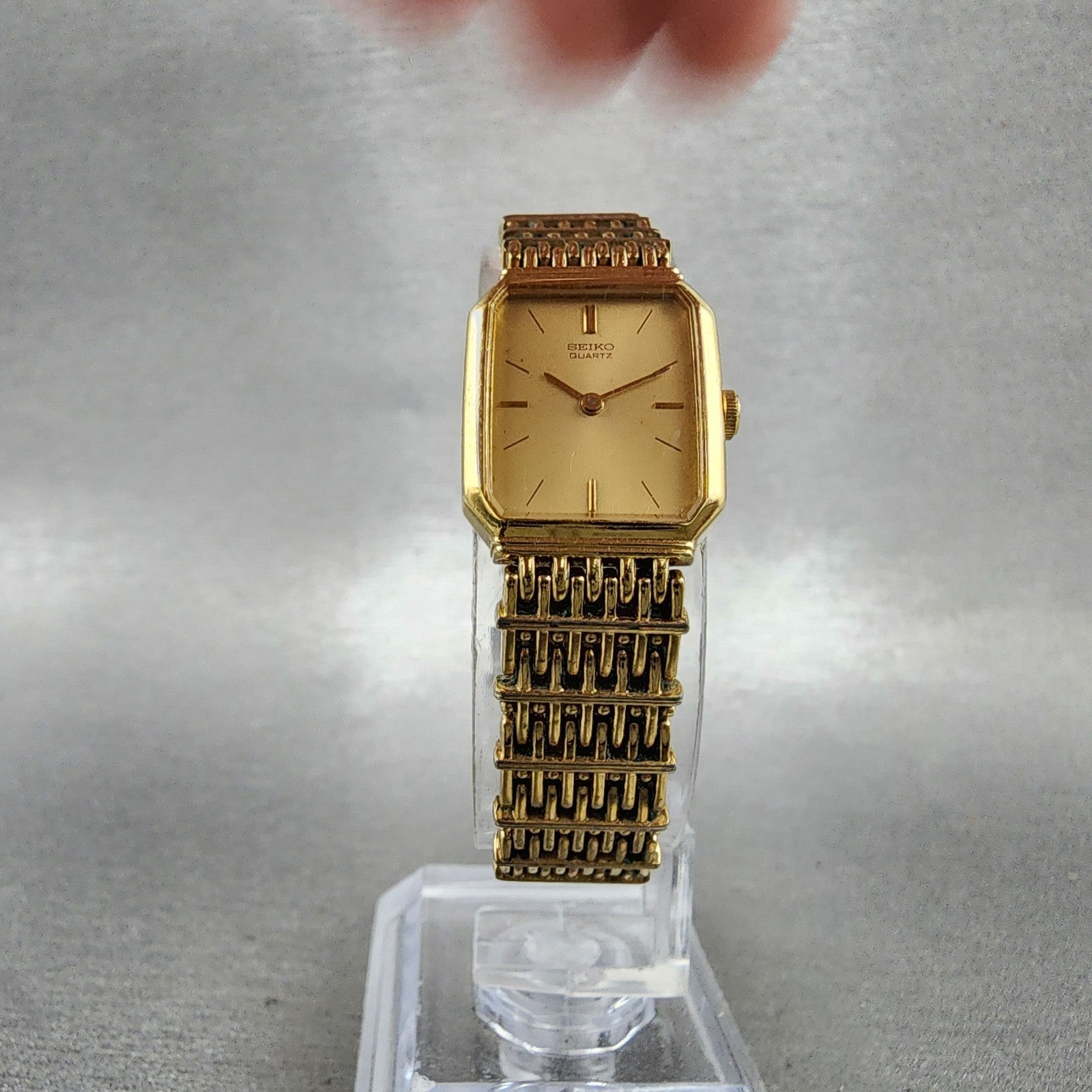 Seiko Tank Watch Women 16mm Champagne Dial Gold Tone 2c205449 New Battery5